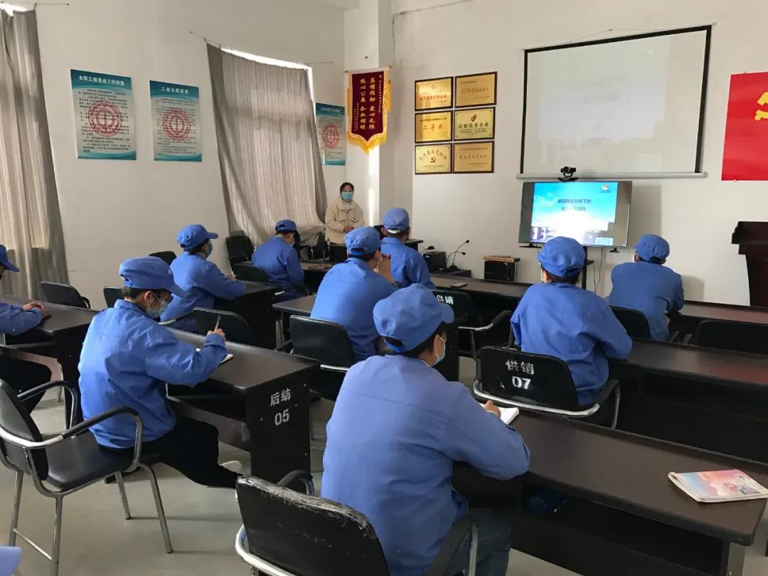 為企業(yè)、工廠等復(fù)工人員聚集地?開展疫情健康防護(hù)知識(shí)培訓(xùn)