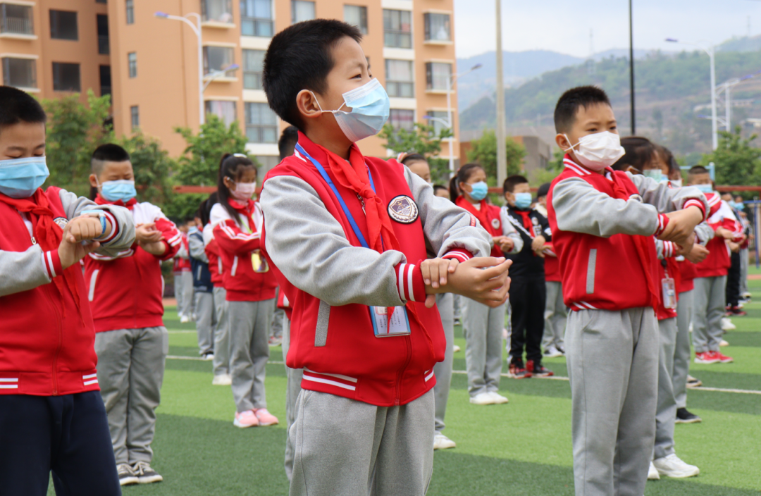 開學在即，保山安利醫(yī)院為隆陽區(qū)多所中、小學開展疫情防控知識培訓