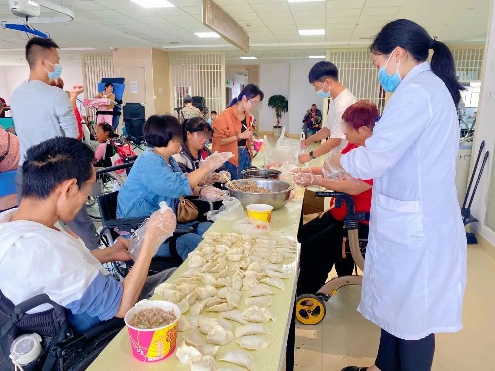 【保山安利醫(yī)院】“濃濃餃子香，深深關(guān)愛(ài)情”保山市殘聯(lián)肢體殘疾患者社會(huì)融入活動(dòng)